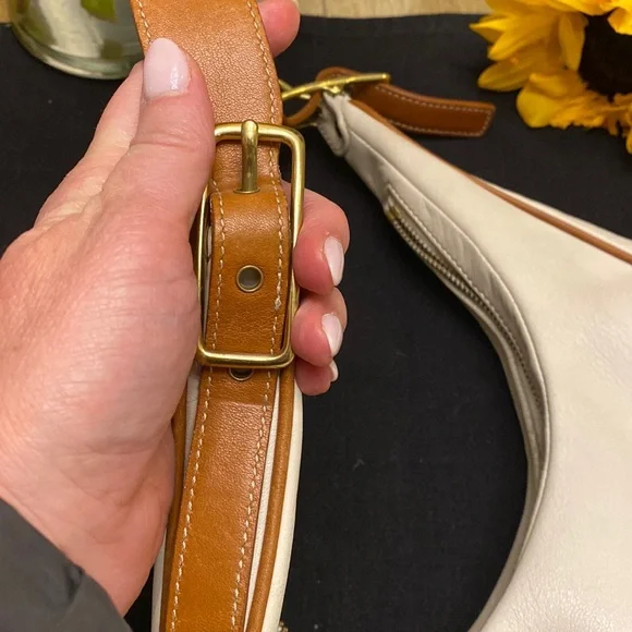 Cream with saddle detail COACH Zoe hobo shoulder bag - Picture 3 of 8